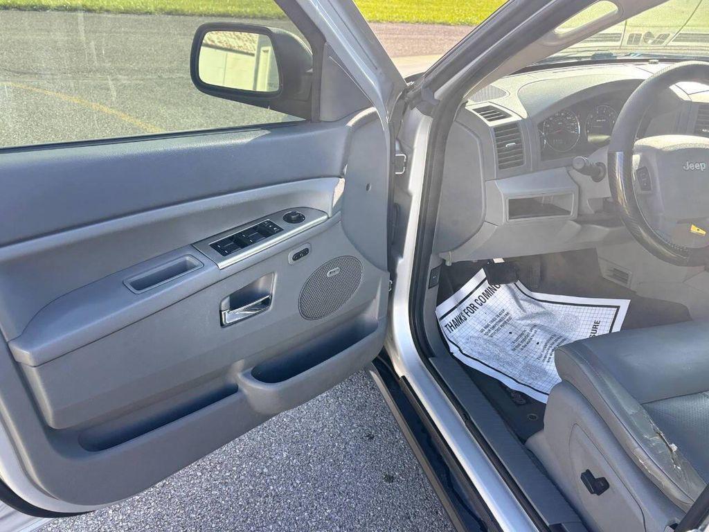 used 2007 Jeep Grand Cherokee car, priced at $3,499