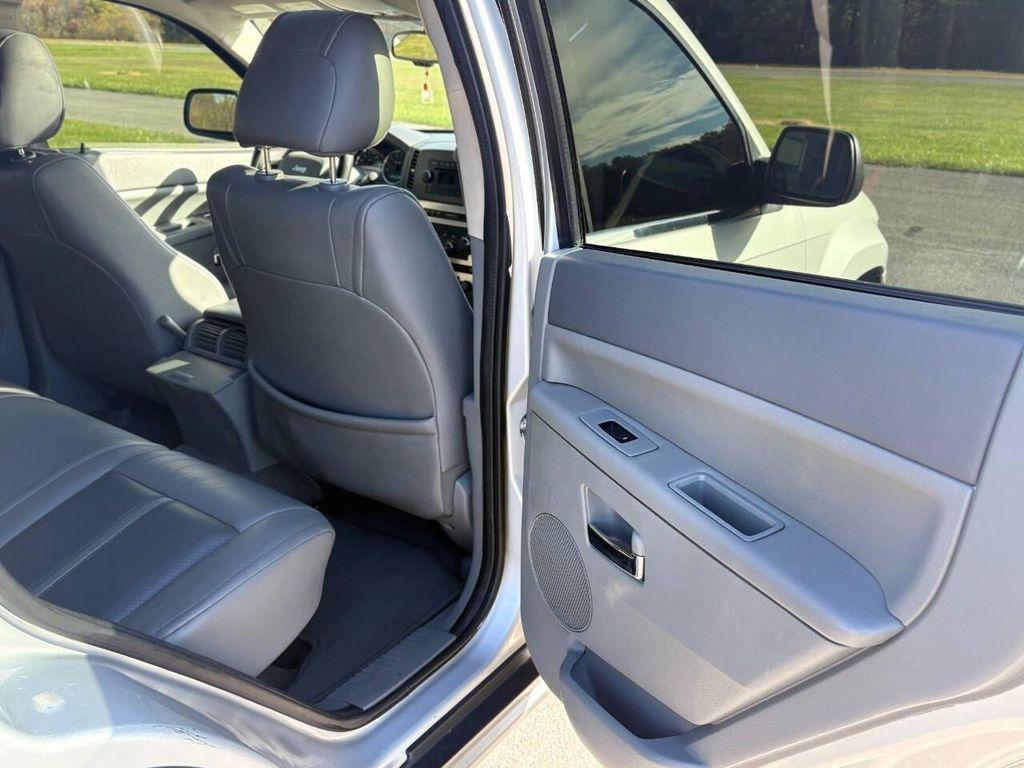 used 2007 Jeep Grand Cherokee car, priced at $3,499