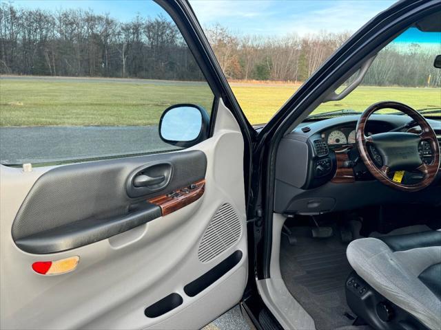 used 2000 Ford F-150 car, priced at $23,999