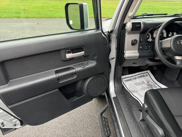 used 2008 Toyota FJ Cruiser car, priced at $19,999