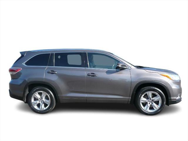 used 2016 Toyota Highlander car, priced at $19,995