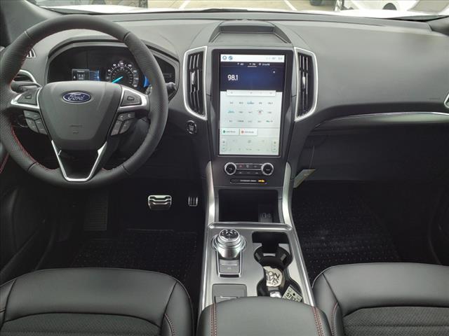 new 2024 Ford Edge car, priced at $40,900