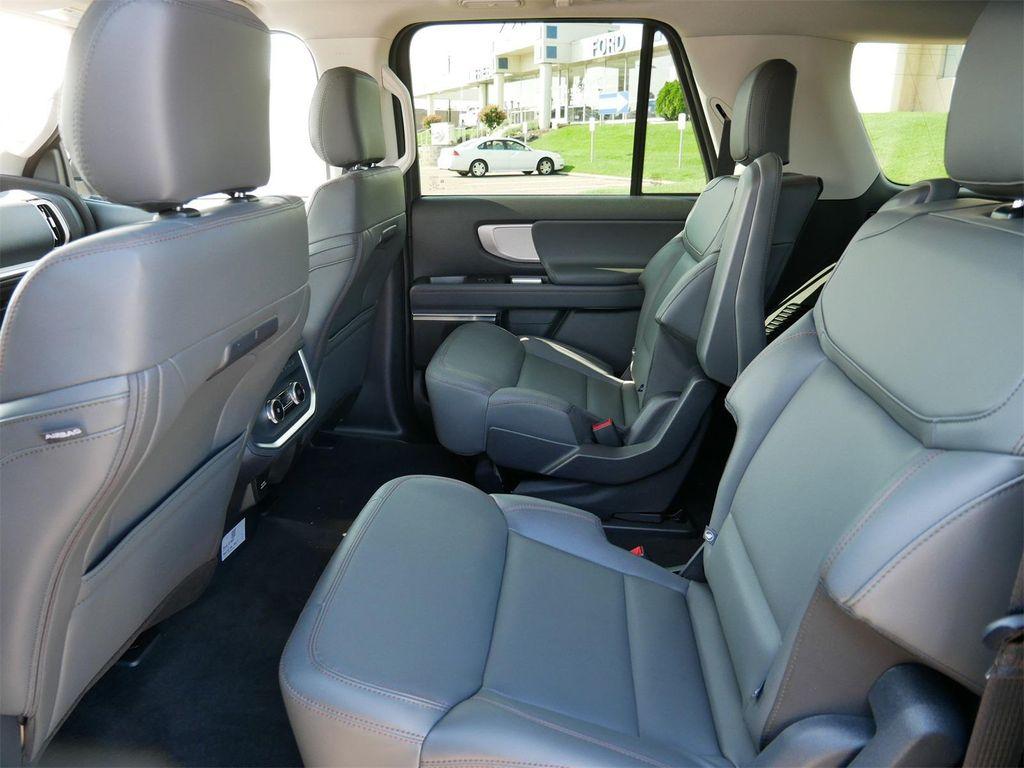 new 2025 Ford Expedition Max car, priced at $73,759