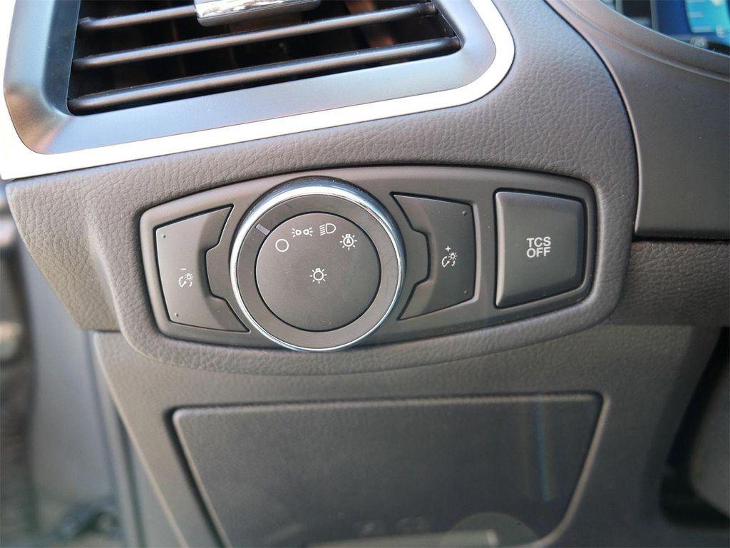used 2022 Ford Edge car, priced at $21,321