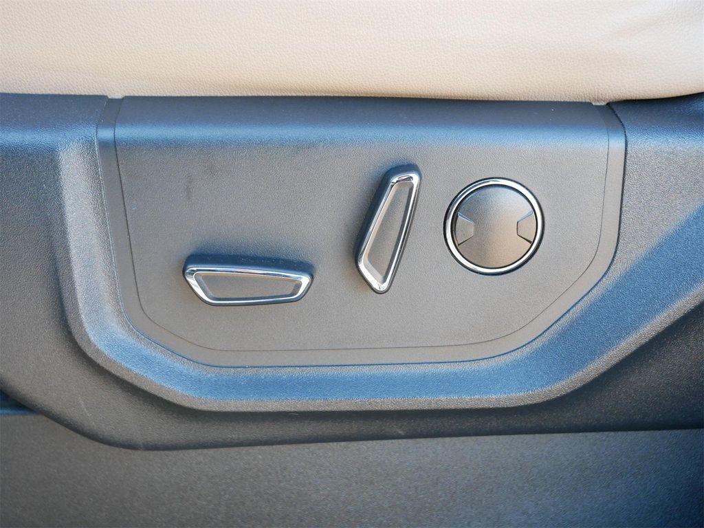 used 2024 Ford Expedition car, priced at $46,895