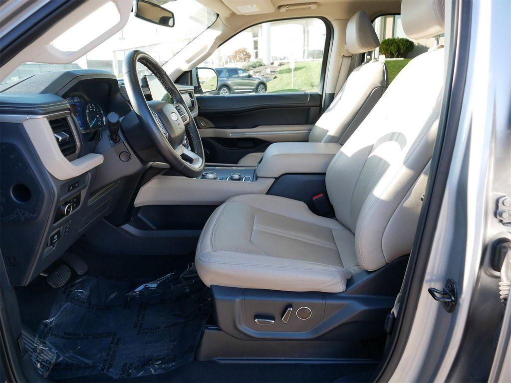 used 2024 Ford Expedition car, priced at $46,895