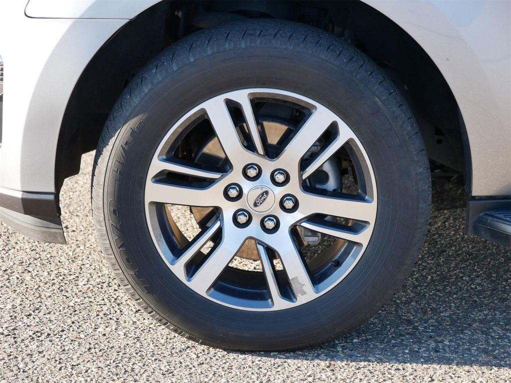 used 2024 Ford Expedition car, priced at $46,895