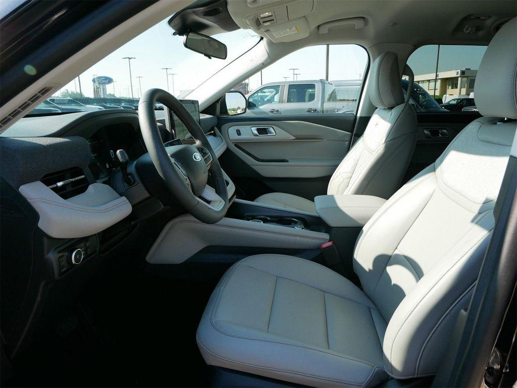 new 2025 Ford Explorer car, priced at $42,977