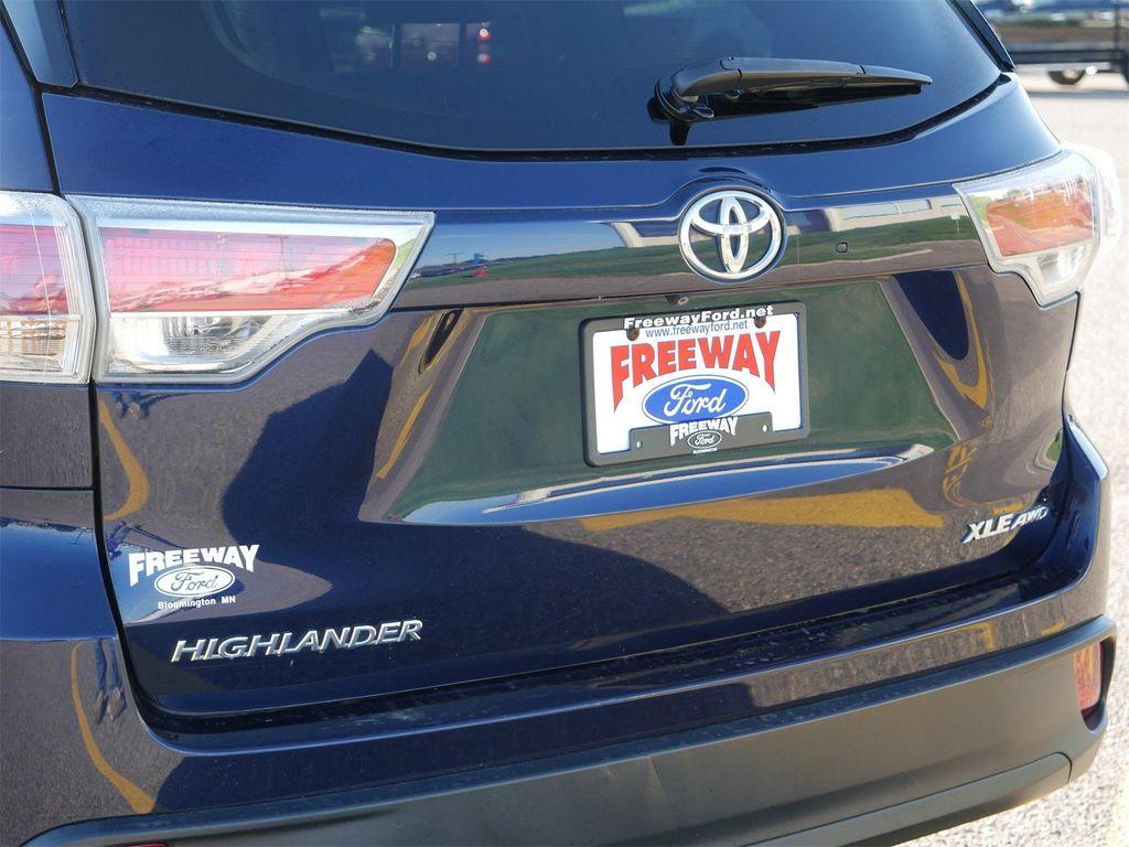used 2015 Toyota Highlander car, priced at $17,617