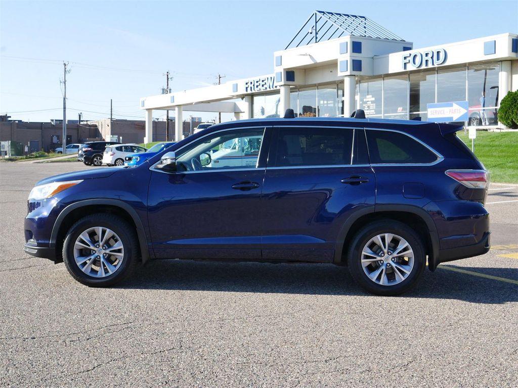 used 2015 Toyota Highlander car, priced at $17,617