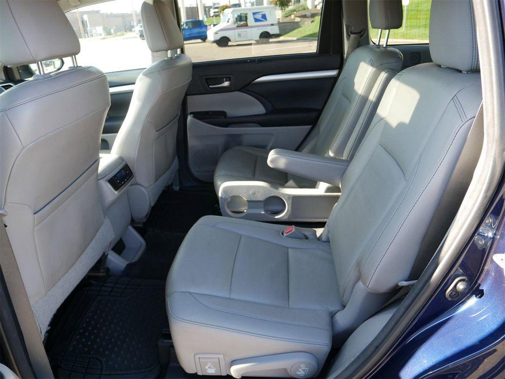 used 2015 Toyota Highlander car, priced at $17,617