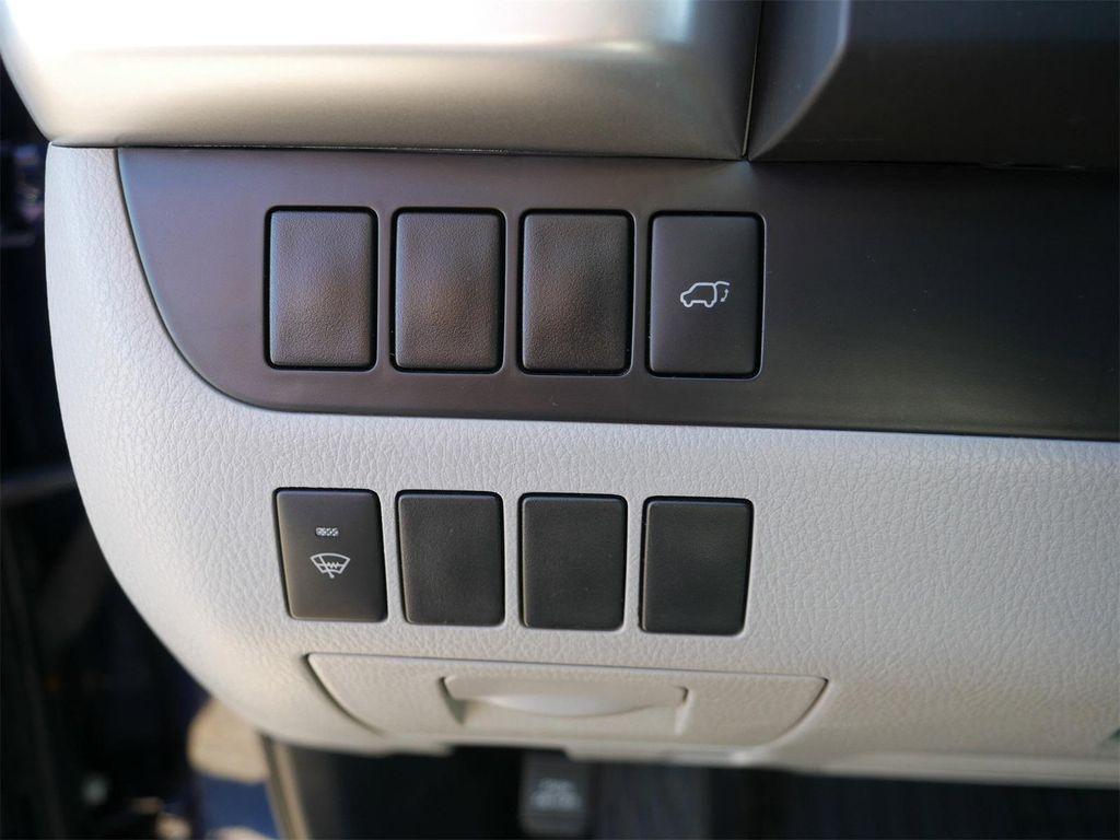 used 2015 Toyota Highlander car, priced at $17,617