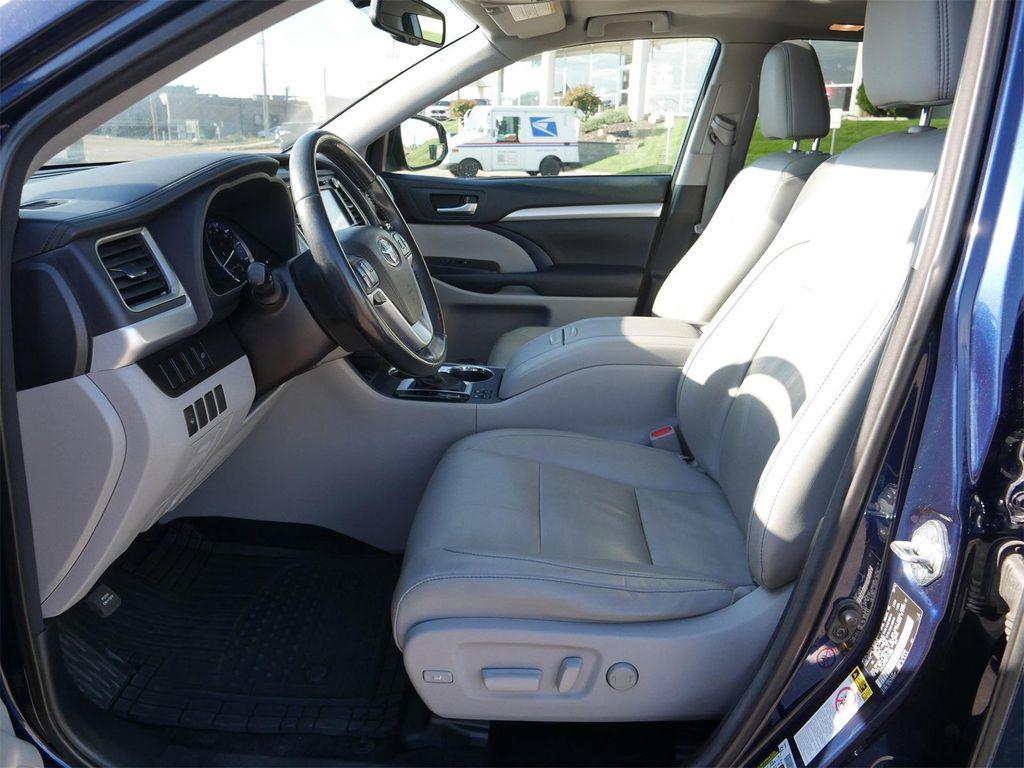 used 2015 Toyota Highlander car, priced at $17,617