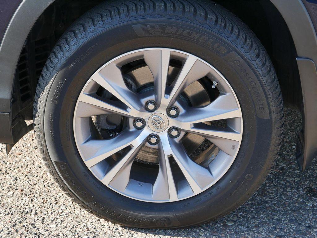 used 2015 Toyota Highlander car, priced at $17,617