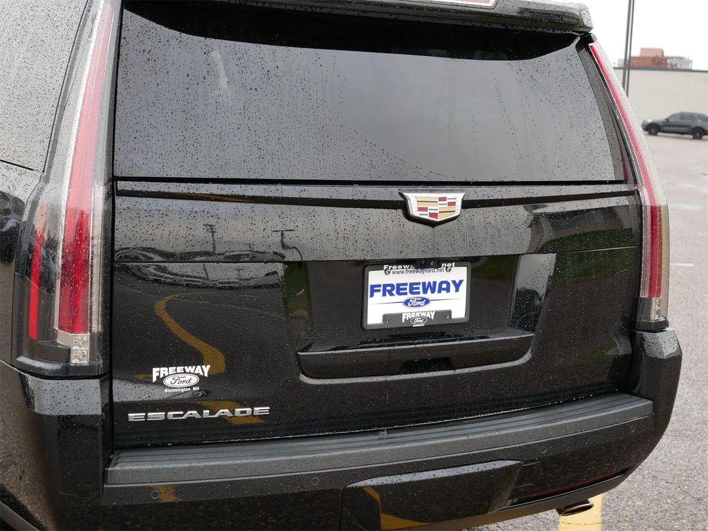 used 2019 Cadillac Escalade ESV car, priced at $37,650