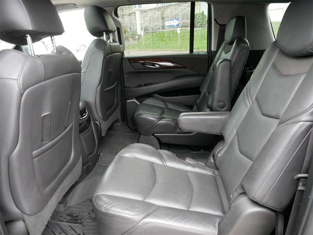 used 2019 Cadillac Escalade ESV car, priced at $37,650