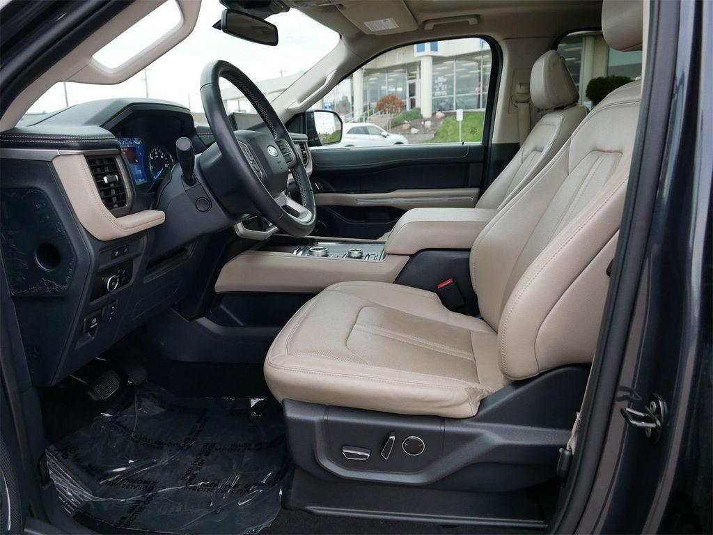 used 2024 Ford Expedition car, priced at $44,680
