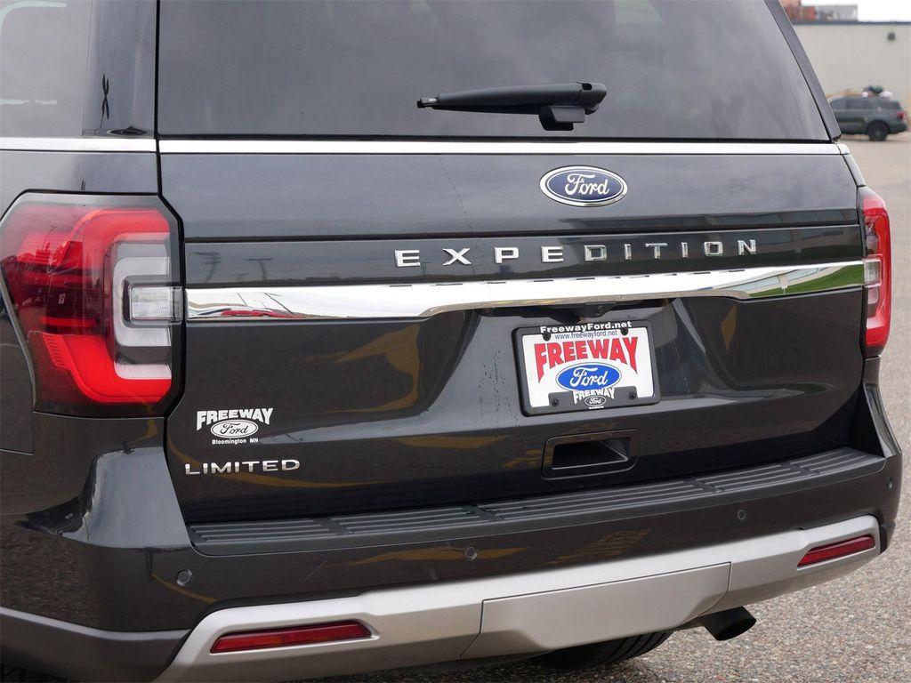used 2024 Ford Expedition car, priced at $44,680