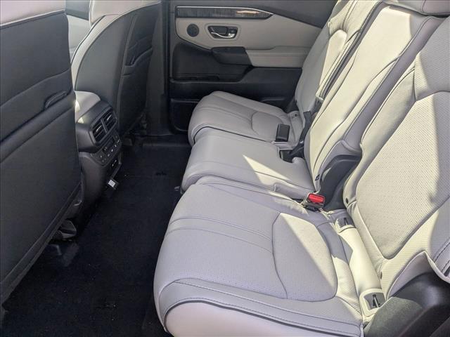 new 2025 Honda Pilot car, priced at $53,874