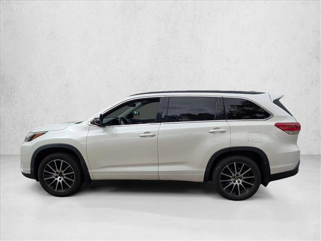 used 2018 Toyota Highlander car, priced at $21,871