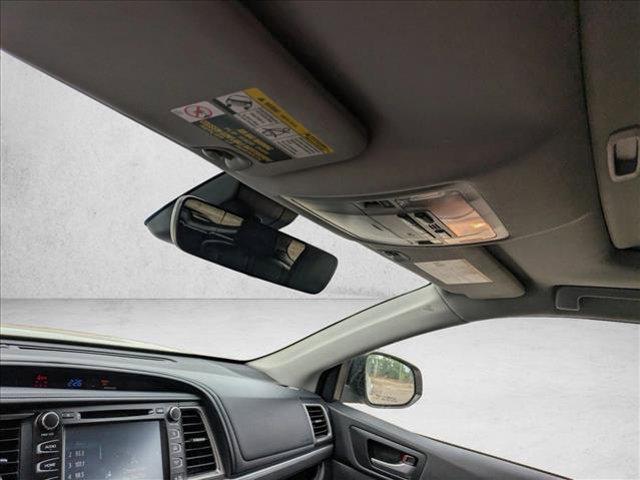 used 2018 Toyota Highlander car, priced at $21,871