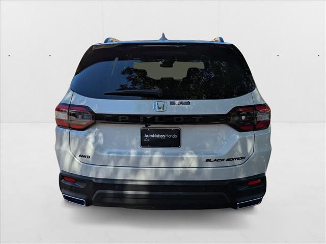new 2025 Honda Pilot car, priced at $55,829