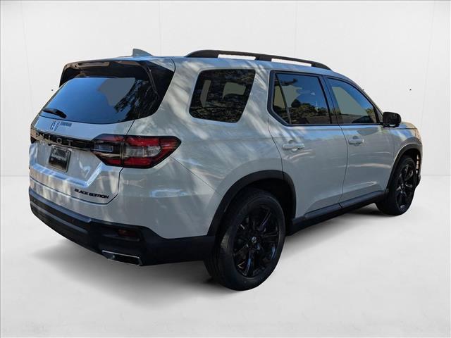 new 2025 Honda Pilot car, priced at $55,829