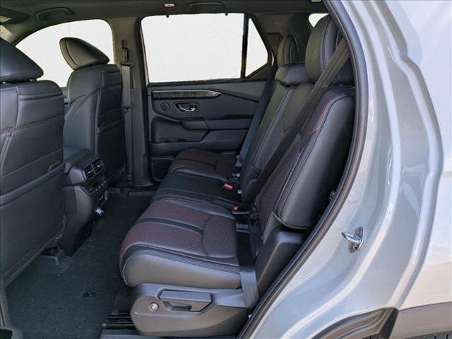 new 2025 Honda Pilot car, priced at $55,829