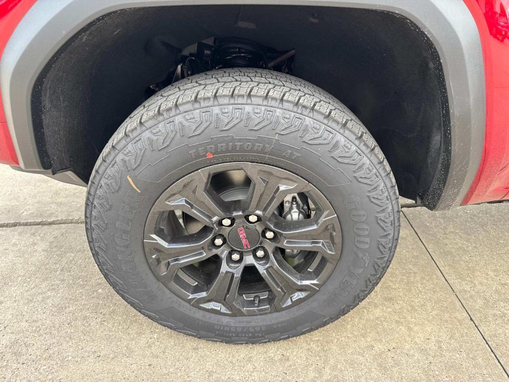 new 2025 GMC Canyon car, priced at $44,095