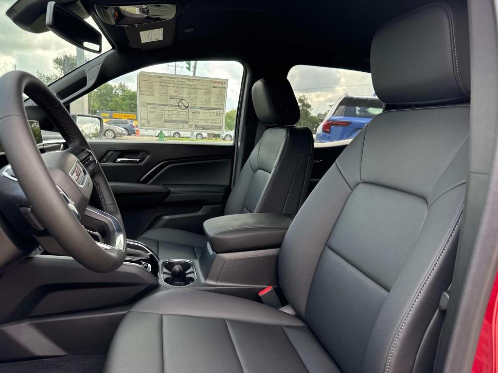 new 2025 GMC Canyon car, priced at $44,095