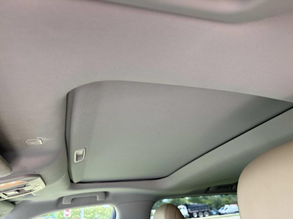used 2020 Toyota Highlander car, priced at $28,440