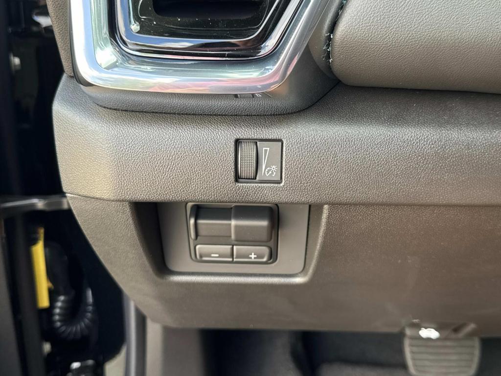 new 2025 GMC Canyon car, priced at $43,945