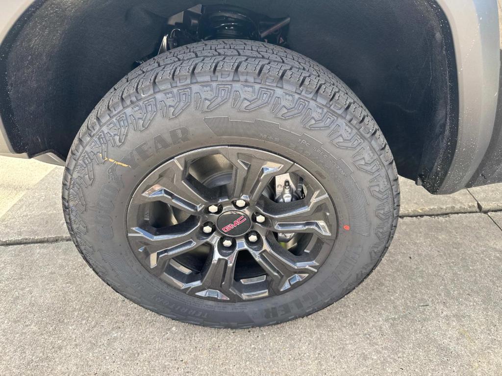 new 2025 GMC Canyon car, priced at $43,945