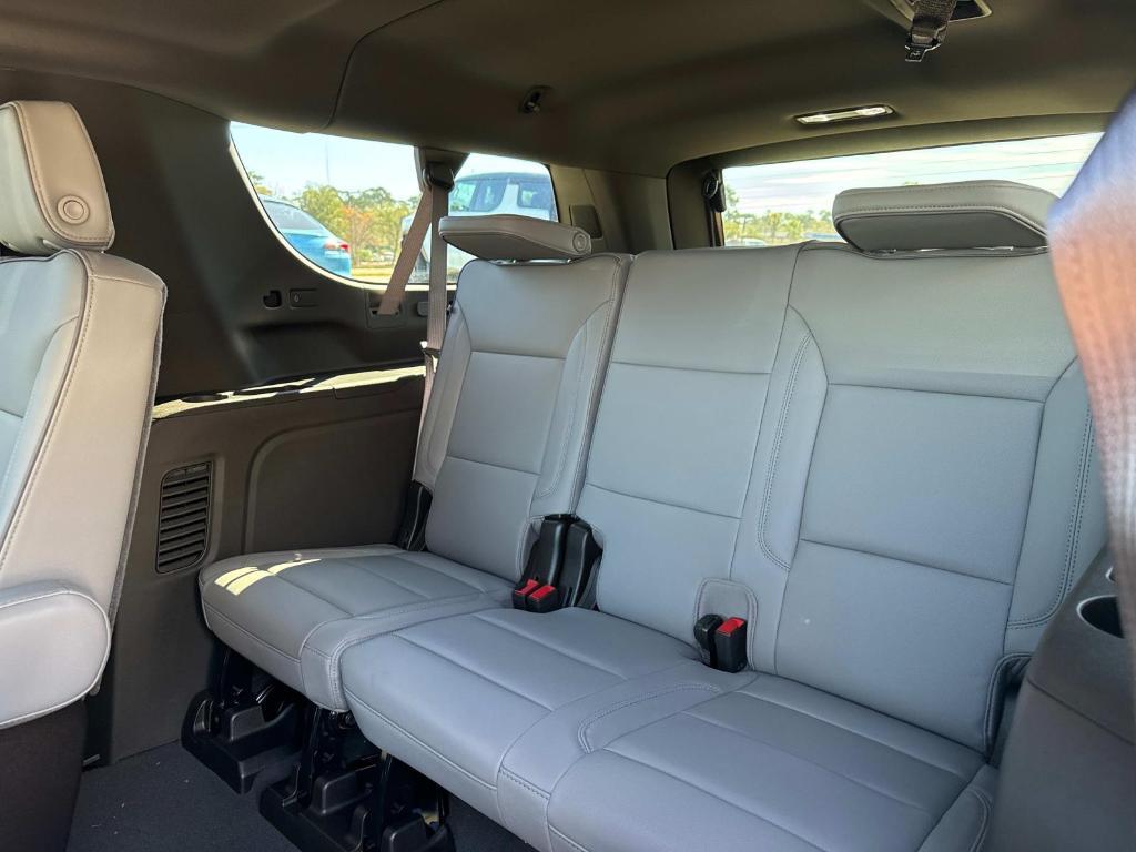 new 2025 GMC Yukon XL car, priced at $73,110