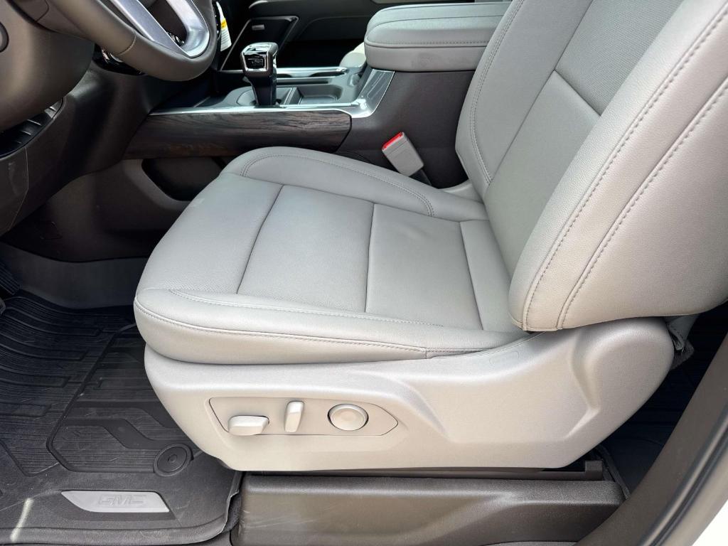 new 2025 GMC Sierra 1500 car, priced at $66,430