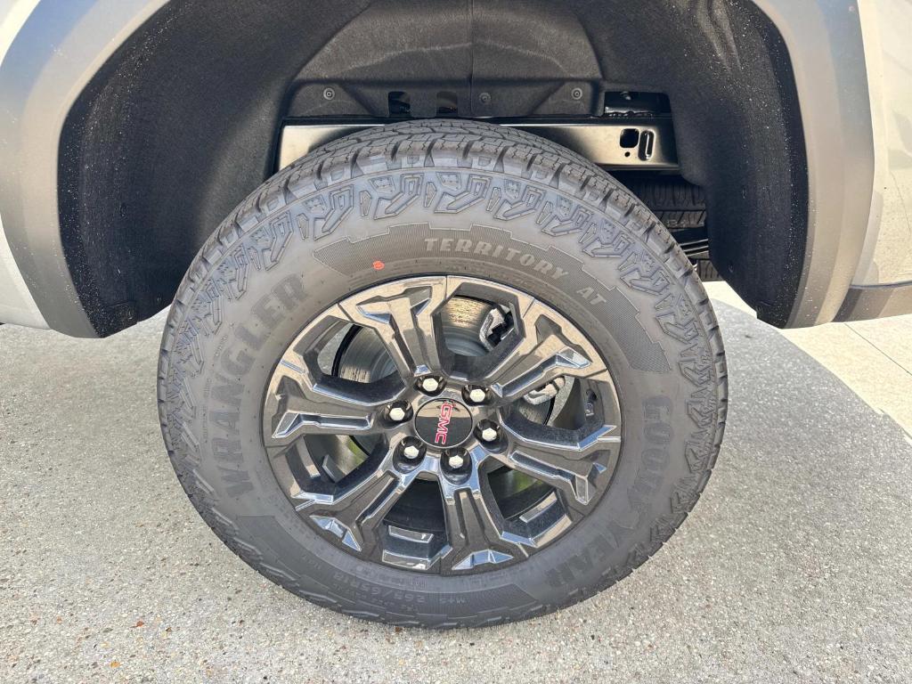 new 2025 GMC Canyon car, priced at $42,675