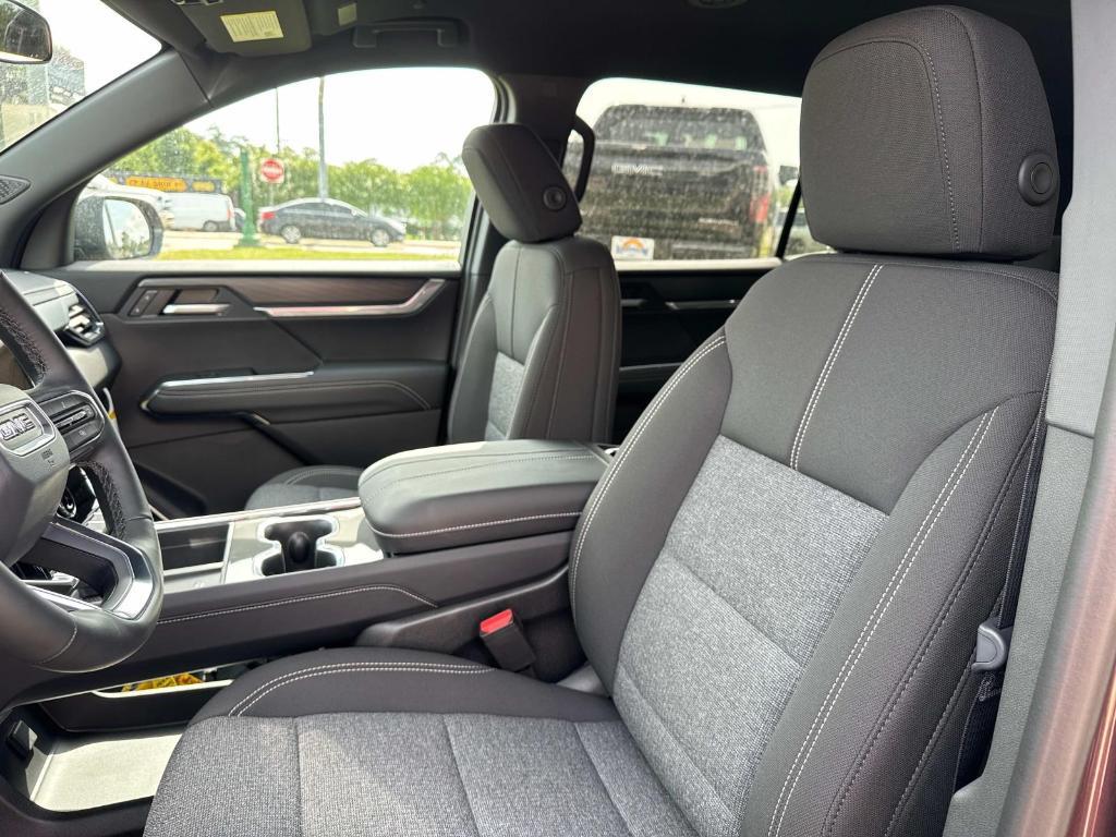 new 2025 GMC Acadia car, priced at $44,990