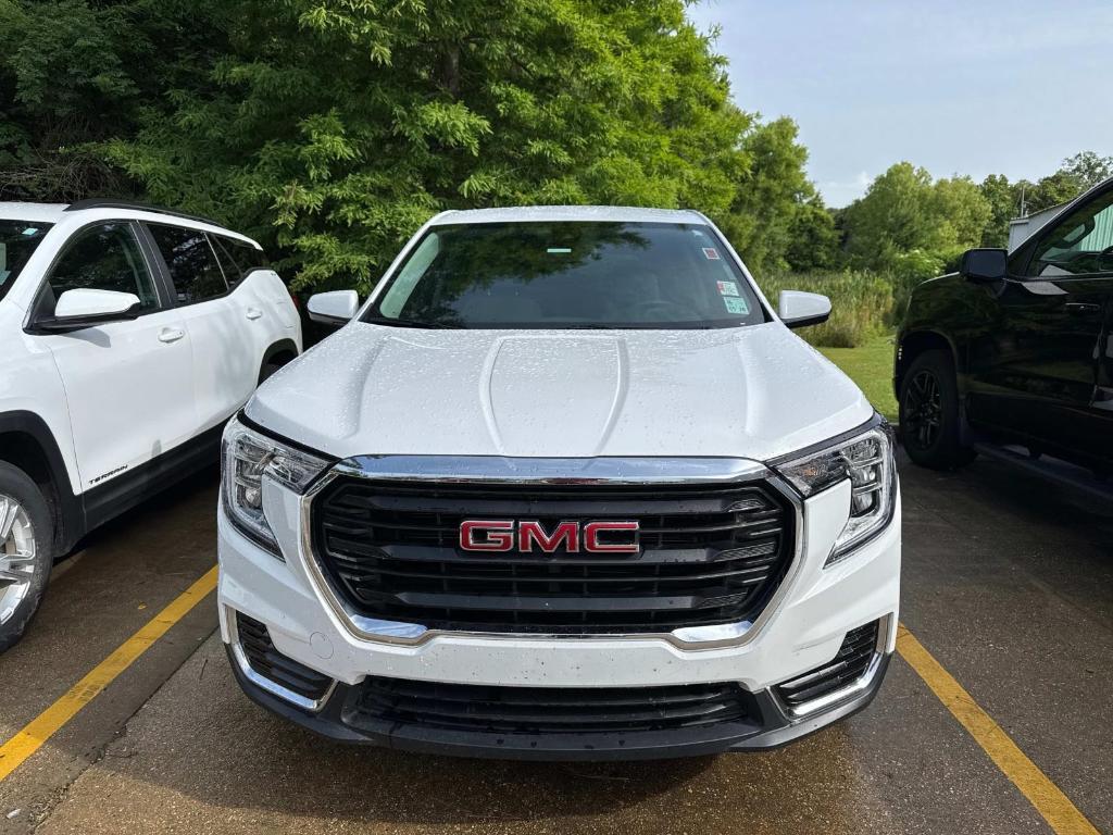 used 2024 GMC Terrain car, priced at $25,160