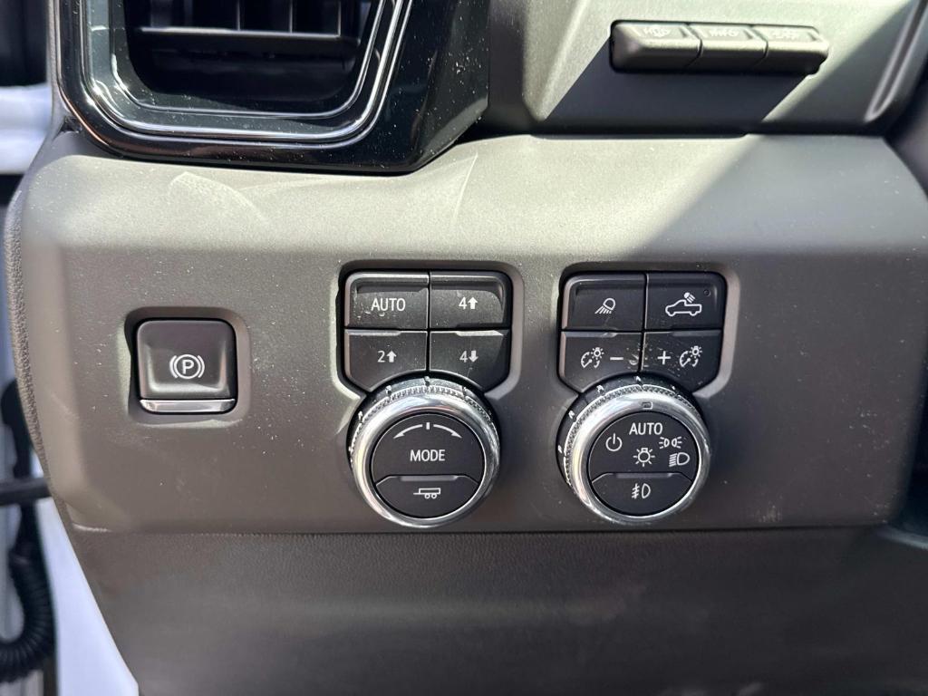 new 2025 GMC Sierra 1500 car, priced at $75,205