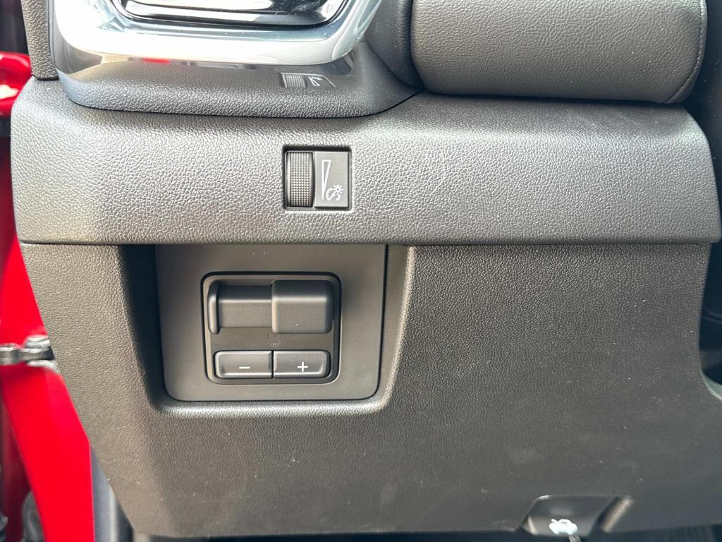 new 2025 GMC Canyon car, priced at $42,825