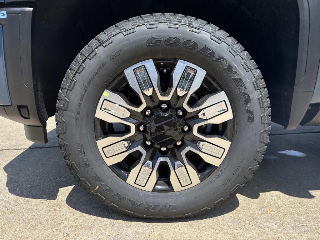new 2025 GMC Sierra 2500 car, priced at $90,460