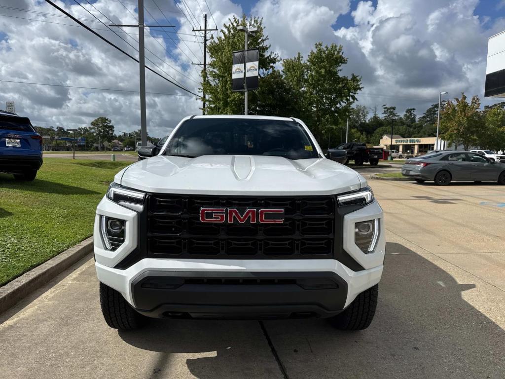 new 2025 GMC Canyon car, priced at $40,095