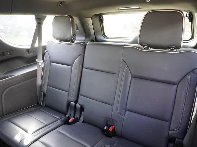 used 2022 GMC Yukon XL car, priced at $46,880