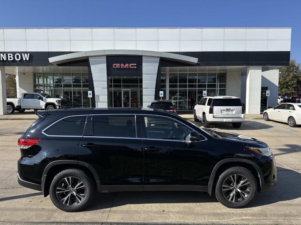 used 2019 Toyota Highlander car, priced at $21,958