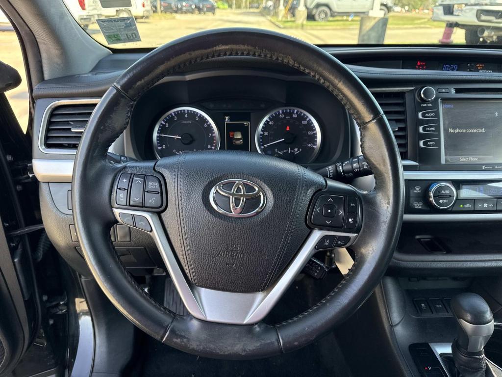 used 2019 Toyota Highlander car, priced at $21,958