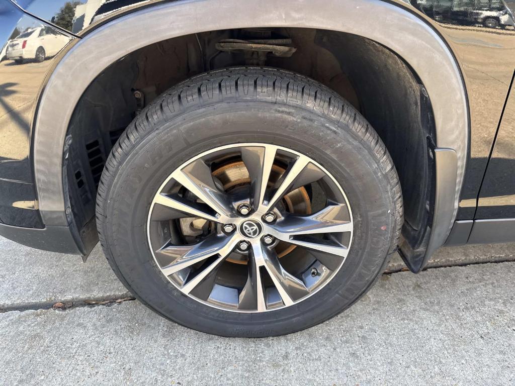 used 2019 Toyota Highlander car, priced at $21,958