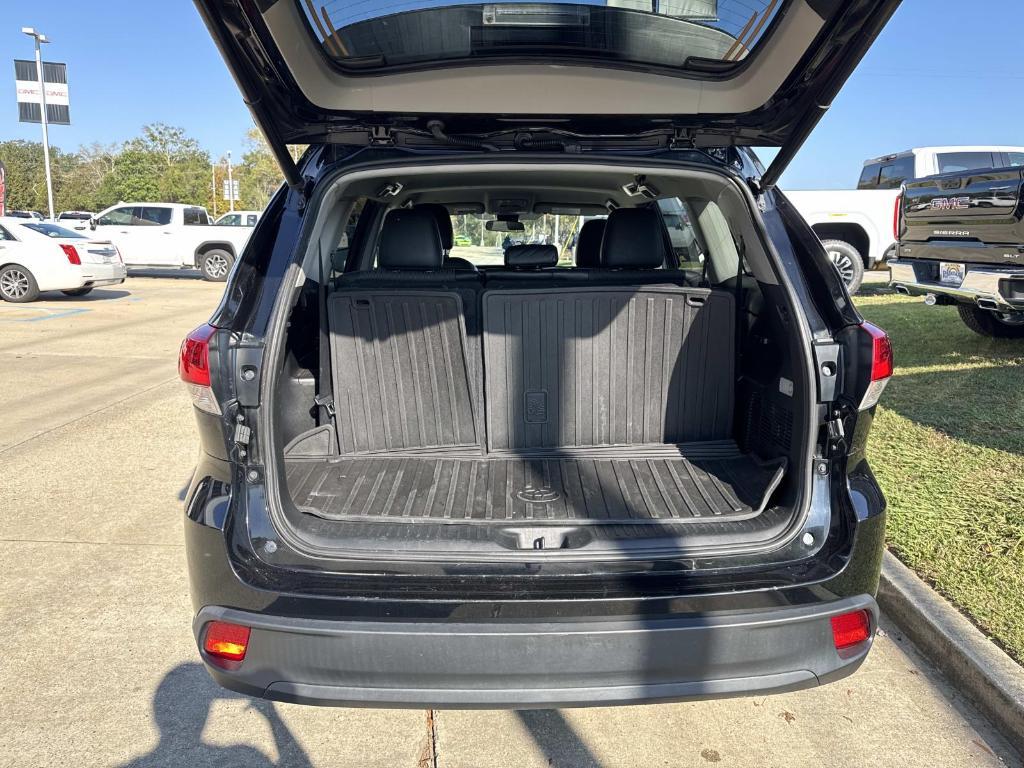 used 2019 Toyota Highlander car, priced at $21,958