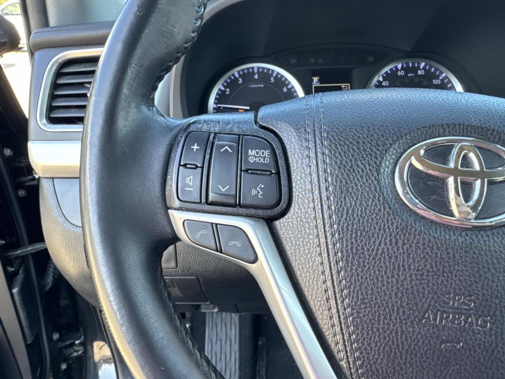 used 2019 Toyota Highlander car, priced at $21,958
