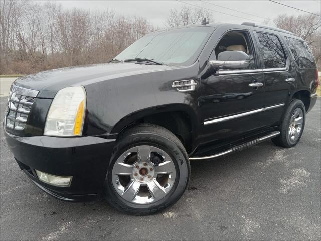 used 2007 Cadillac Escalade car, priced at $8,999