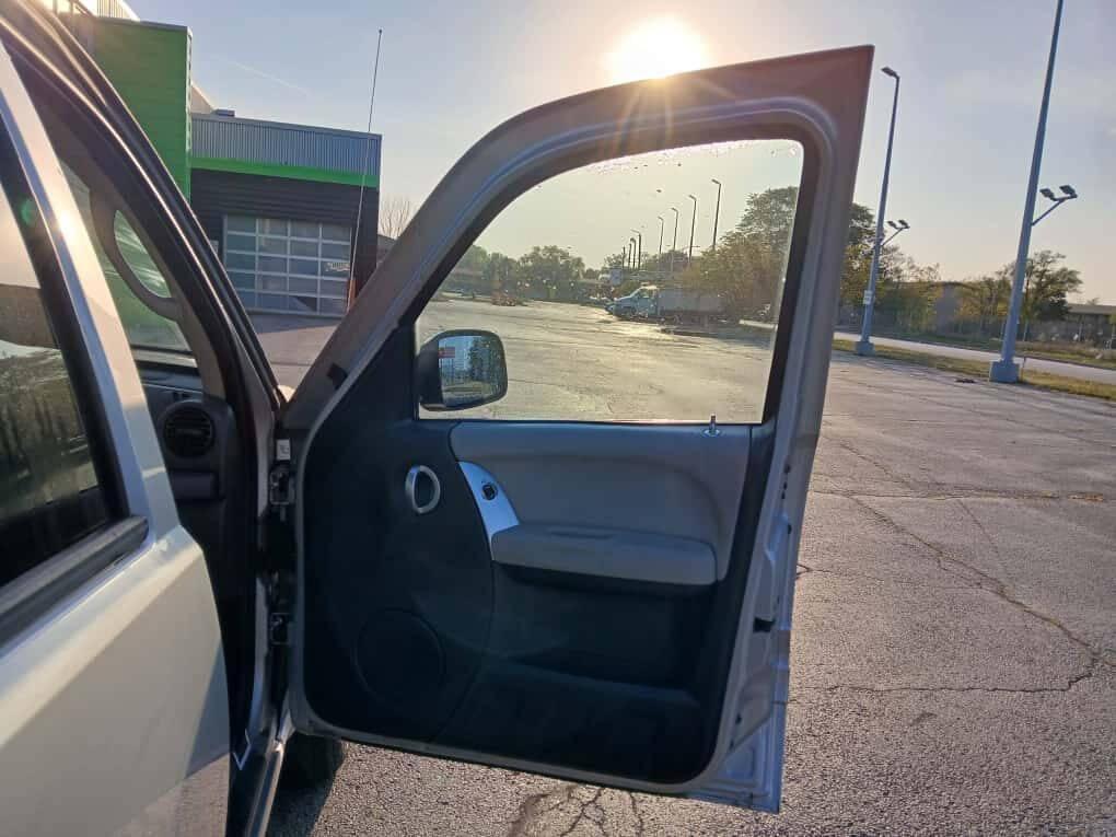 used 2004 Jeep Liberty car, priced at $2,999